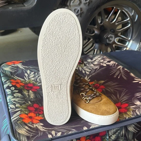 Frye Women’s Suede High-Top Sneakers in Tan with Contrast Laces - Picture 2 of 3